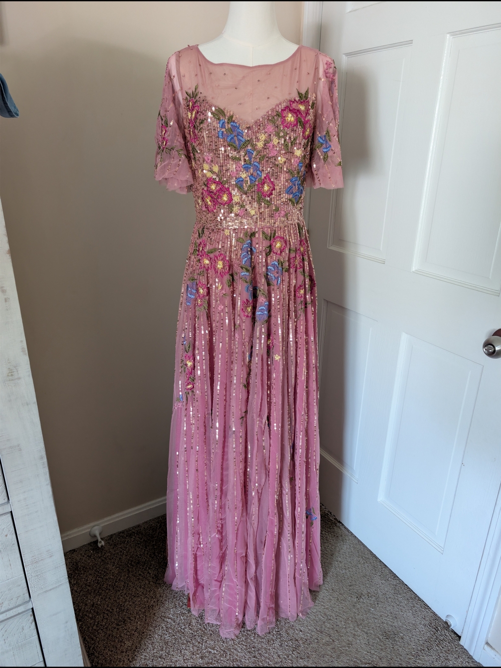 NWT THEIA Maxine Bateau Neck Beaded Floral Gown Powder Blush 6 - MSRP $1295!